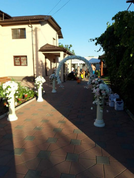 Închiriez corturi evenimente